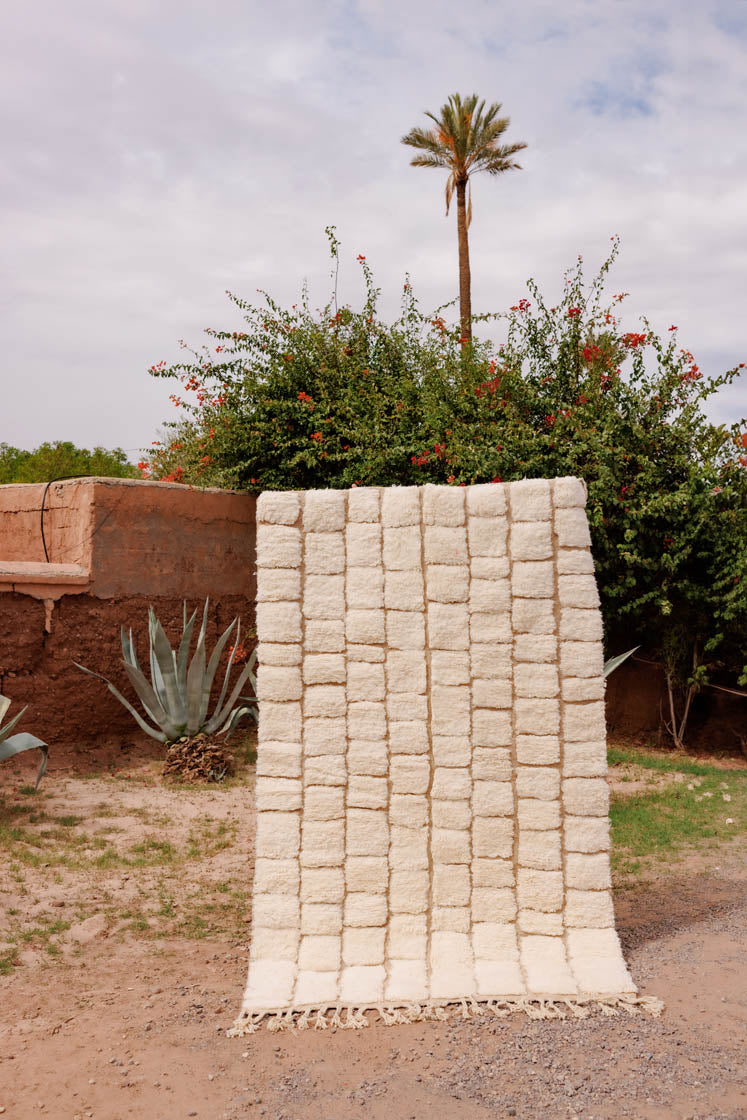 Hand tufted White Beige Moroccan Rug 5x8ft