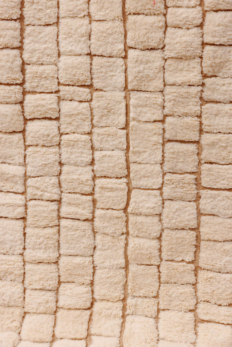 Hand tufted White Beige Moroccan Rug 5x8ft