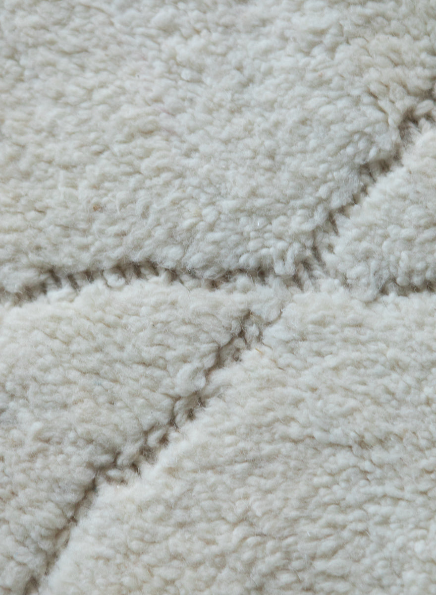 Hand tufted White Moroccan Rug 5x8ft