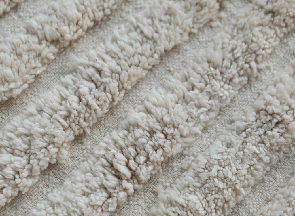 Hand tufted White Moroccan Rug 5x8ft